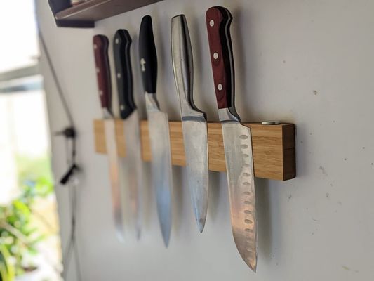 Oak Wood Magnetic Knife Holder Wall Mount Space-Saving Kitchen Accessory 680-995g