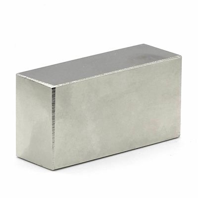 Main Materials NdFeB Magnet 100mm Three Poles Giant Block for Precise Applications