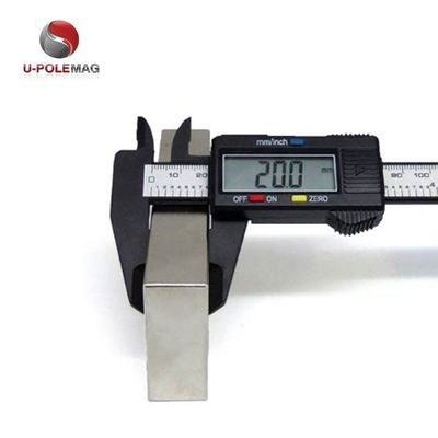 Main Materials NdFeB Magnet 100mm Three Poles Giant Block for Precise Applications